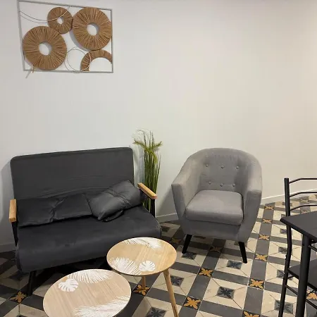 Downtown 2-bedroom *