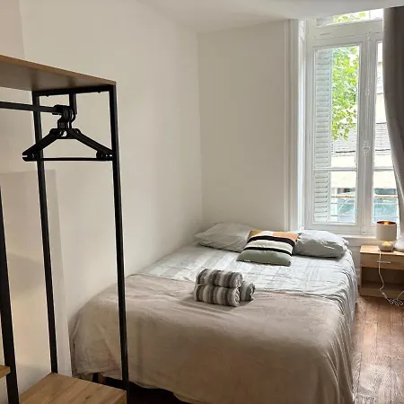 Downtown 2-bedroom *